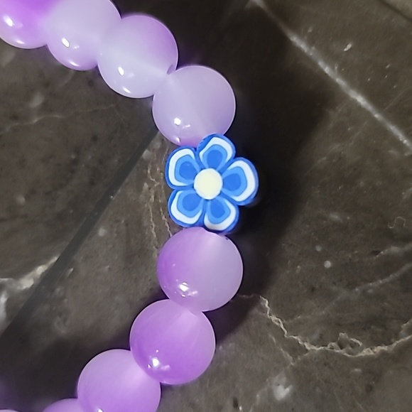 Purple Multicolored Flower Bead Elastic Bracelet Keychain - Picture 3 of 6